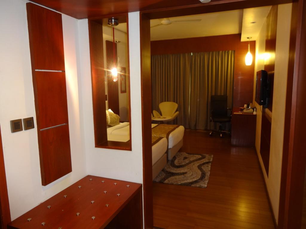 Daspalla Hyderabad Exterior photo