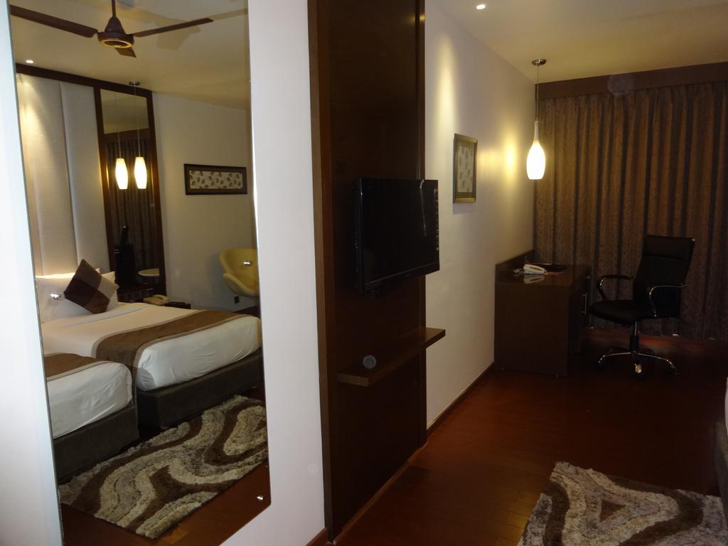 Daspalla Hyderabad Exterior photo